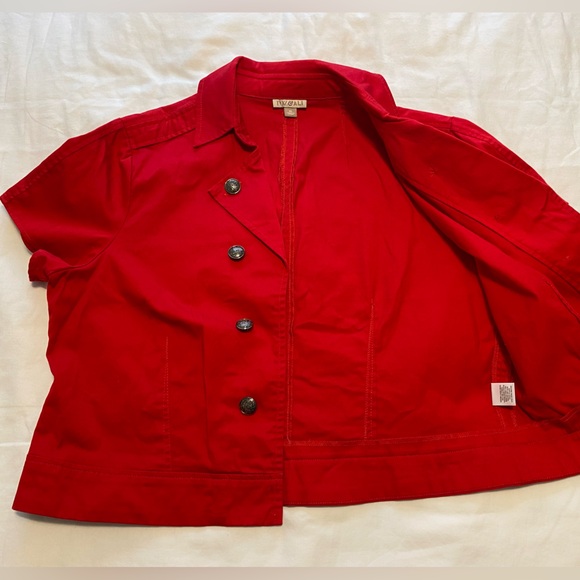 Ladies XL Roz & Ali red short sleeve jacket with gold buttons - Picture 3 of 9